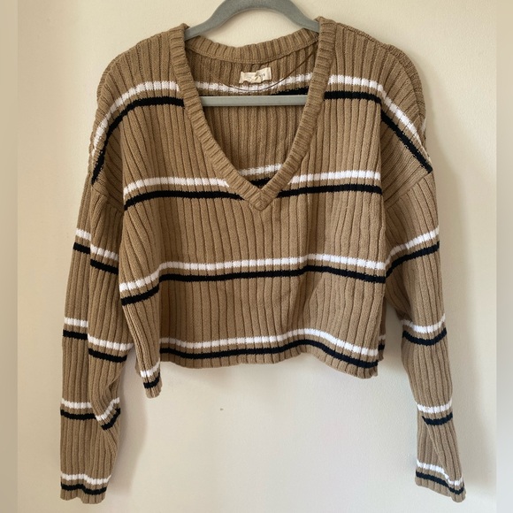 PacSun LA Hearts '90s Girl V Neck Cropped Sweater - Picture 5 of 7